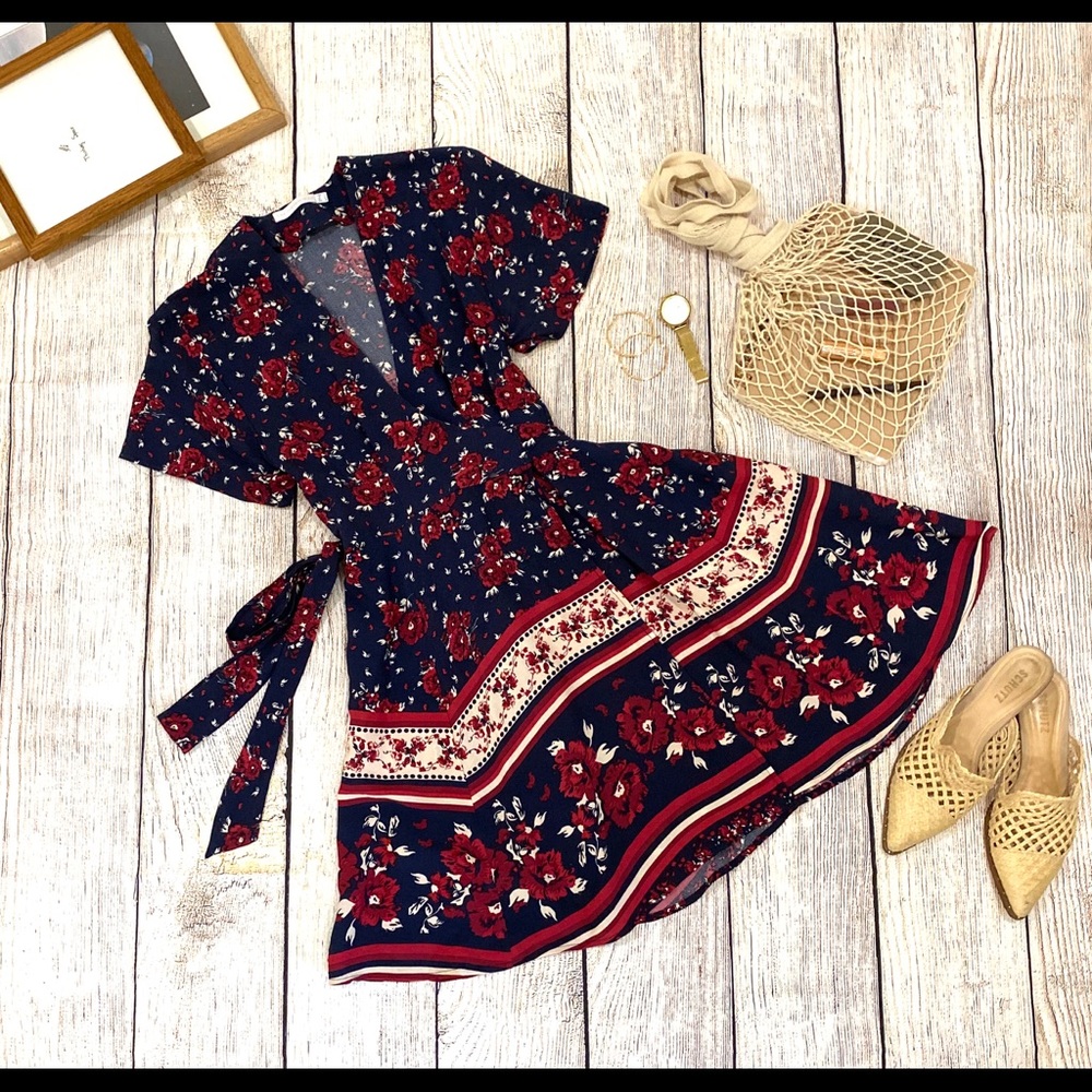 The Hidden Way Wrapped dress size 4